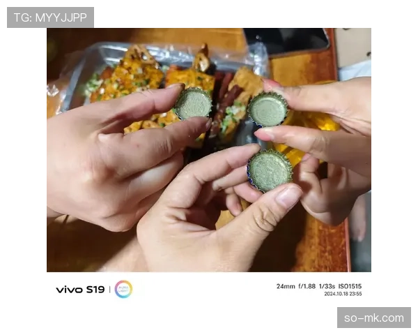 王昶家冰箱里塞满能量饮料,训练完直接对瓶吹 王昶家冰箱里塞满能量饮料,训练完直接对瓶吹